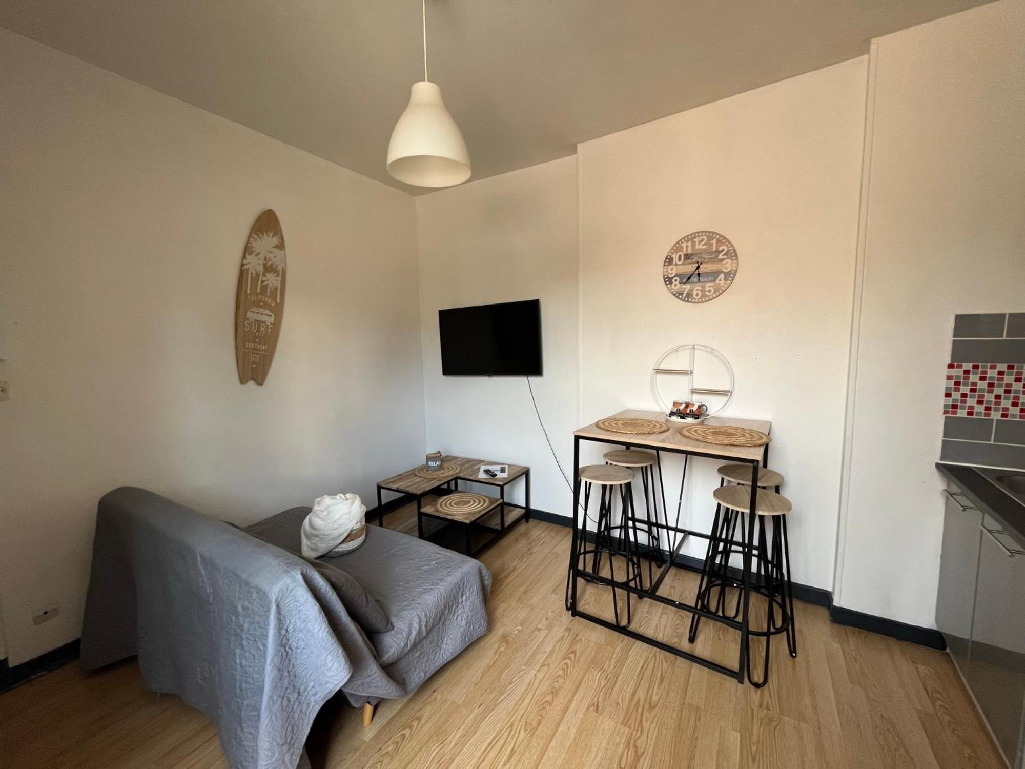 Les D'albatre, Le 56 Appartement