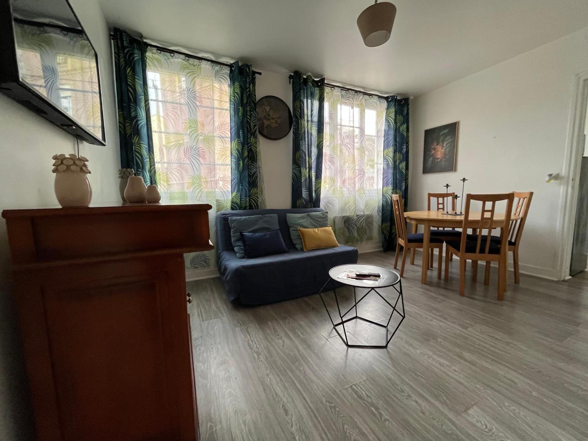 Les D'albatre, Le 56 Appartement