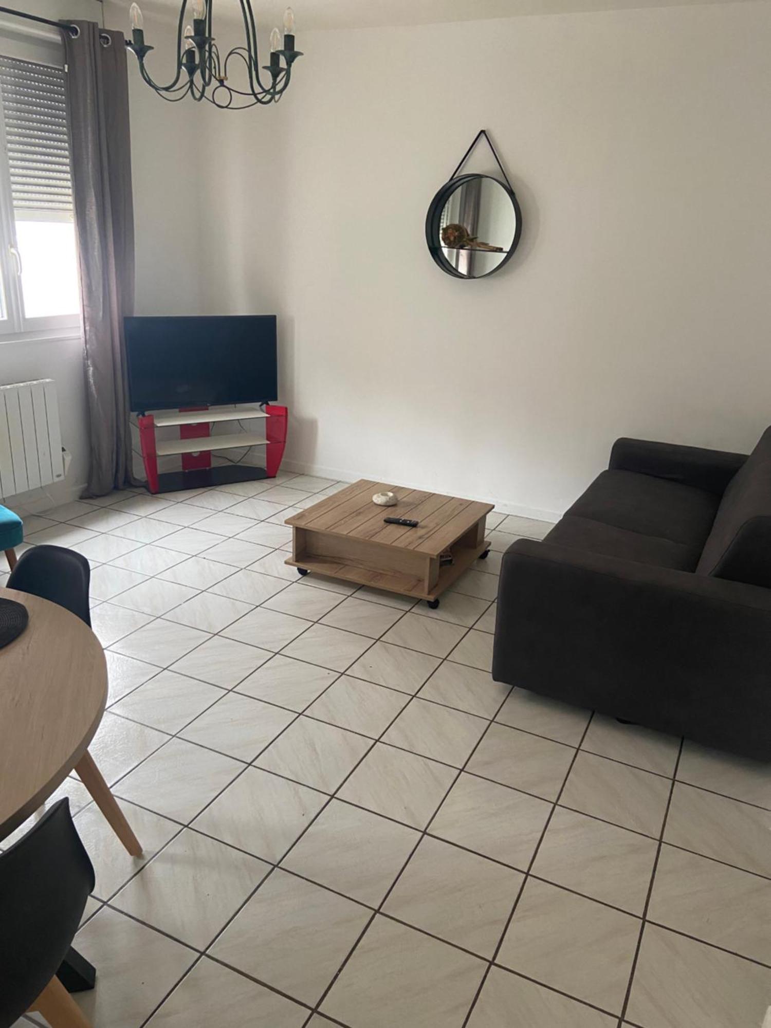 Les D'albatre, Le 56 Appartement