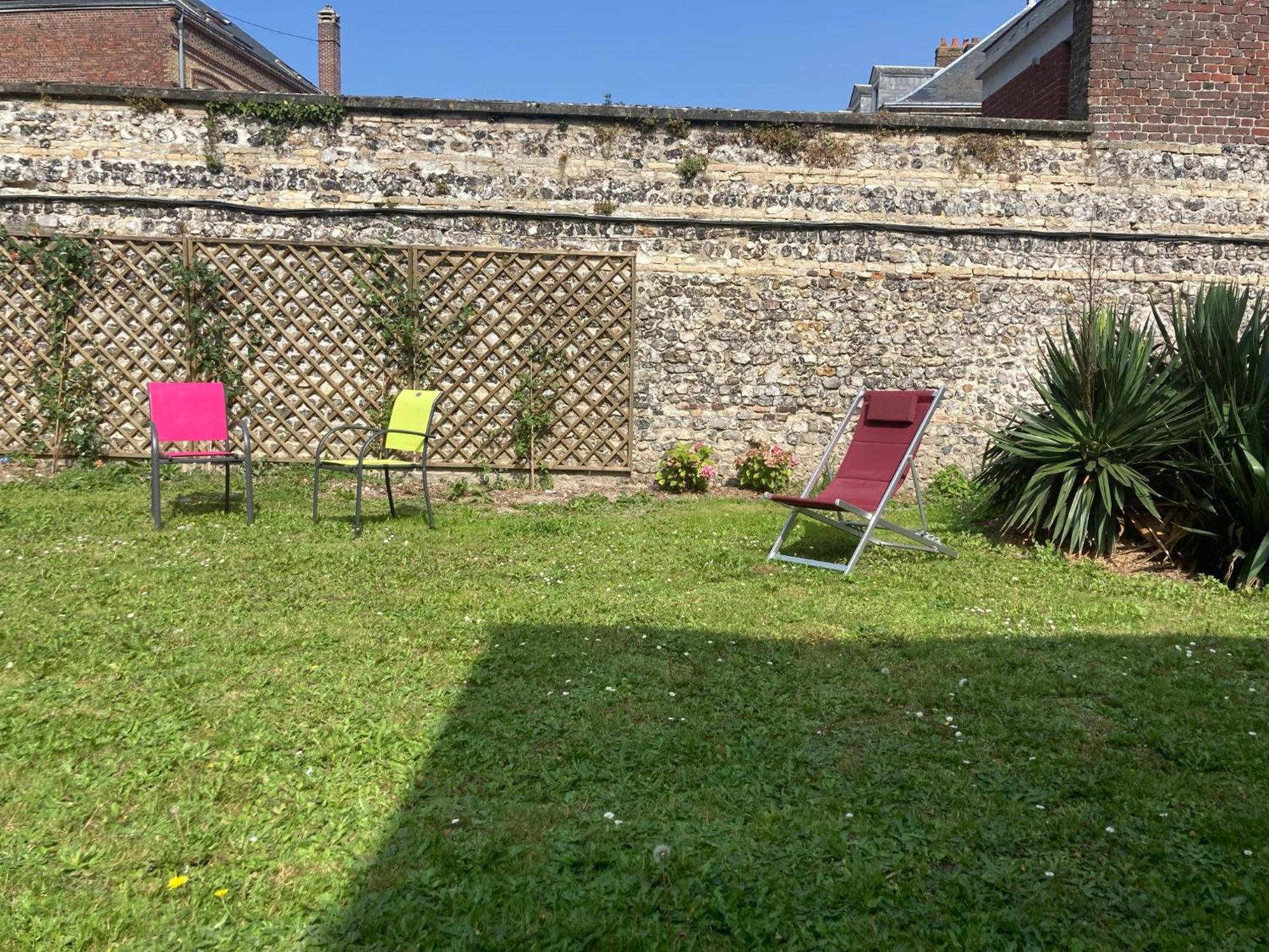 Les D'albatre, Le 56 Appartement